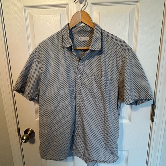 GAP Men’s Slim Fit Short Sleeve Button Down Shirt - Picture 1 of 5